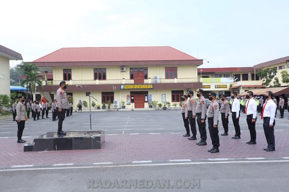 49 Personil Berprestasi Polda Sumut Dapat Penghargaan dari Kapolda 