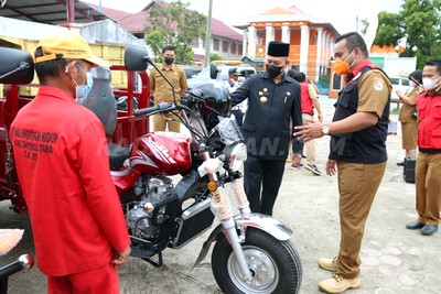 Wujudkan Taput Bersih dan Sehat, Bupati  Serahkan Kendaraan Operasional Persampahan