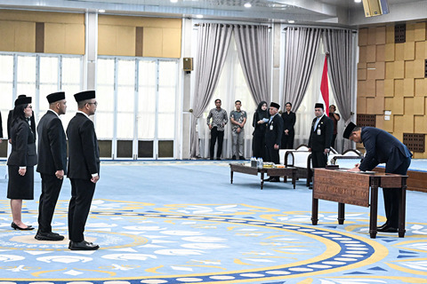 Gubernur Bobby Nasution Lantik Tiga Pejabat Pimpinan Tinggi Pratama