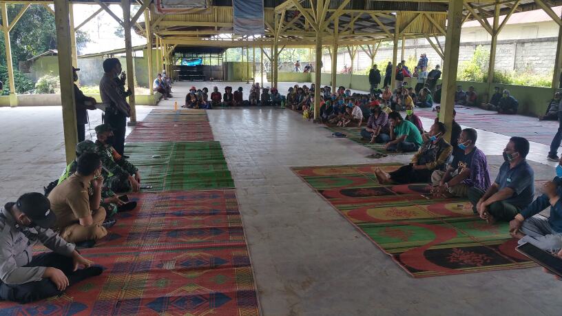 Terkait Pemukulan Warga, Kapolsek dan Danramil Tigapanah Mediasi dan Tenangkan Masyarakat Merek