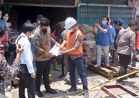 Pastikan Pengerjaan Pembetonan Jalan Veteran Medan Baik, Bobby Nasution Turun Lapangan