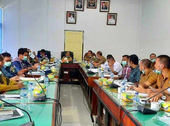 Bupati Tapteng Pimpin Rapat Bahas Penanganan Corona