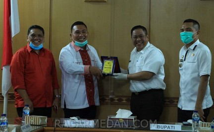 Anggota DPR RI Bob Andika Mamana Sitepu Kunjungi Bupati Dairi