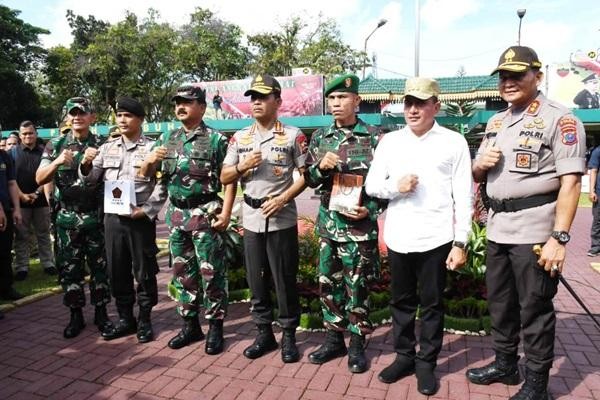 Di Medan, Panglima TNI dan Kapolri Beri Penghargaan Dua Prajurit TNI dan Polri Berprestasi