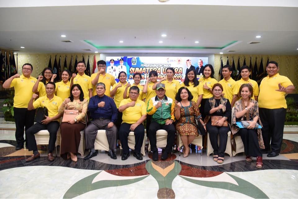 Gubernur Lepas Keberangkatan Kontingen Atlet dan Tim Paduan Suara