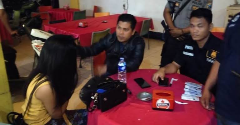 Polisi Razia Karaoke Holyland ditemukan 2 orang Positif Pemakai Narkoba