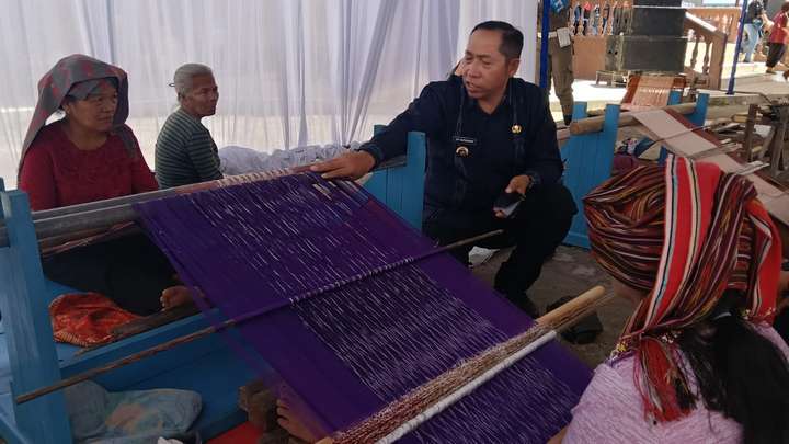 Bupati Taput Ajak Masyarakat Bangga Lestarikan Ulos sebagai Identitas dan Jati Diri Budaya Batak