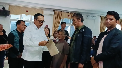 Bupati Taput Serahkan Bantuan Kemensos RI Senilai Rp2,9 Miliar bagi Korban Bencana Hidrometeorologi