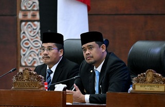 DUKUNG1.jpg