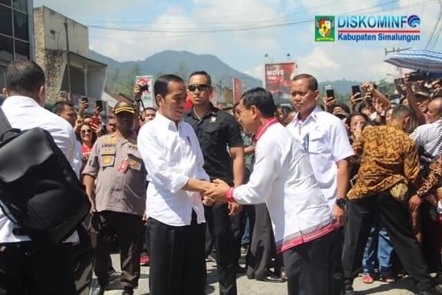 Presiden Jokowi  di Parapat, disambut Bupati Simalungun