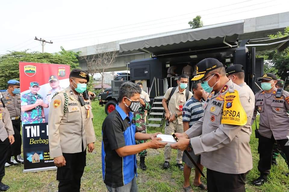 Ringankan Beban Masyarakat, Polda Sumut dan TNI Dirikan Dapur Umum 