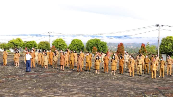 Bupati Humbahas Pimpin Apel Pagi Awali Tahun 2021