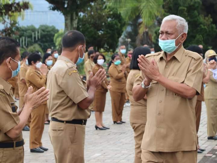 Bupati dan Wakil Bupati Toba Ucapkan Salam Perpisahan
