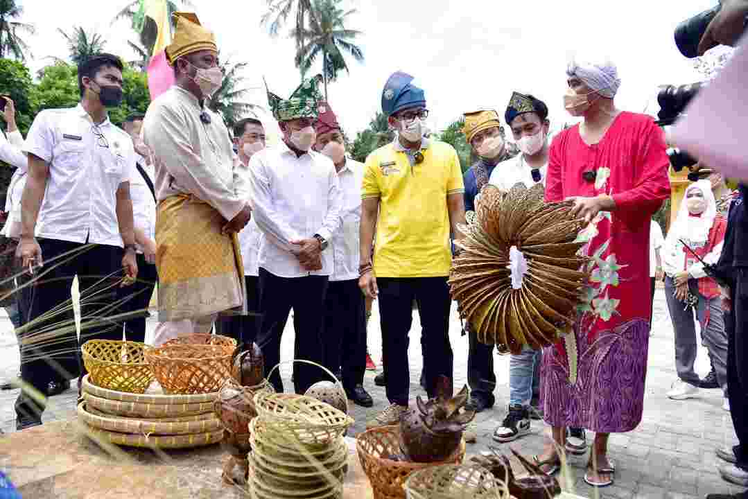 Menparekraf Sandi Kunjungi Desa Wisata Paloh Naga, Ini Kata Gubsu