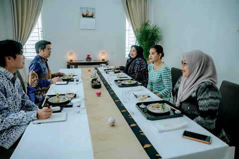 Kahiyang Ayu Kunjungi Konjen Jepang, Perkenalkan Pesona Sumatera Utara