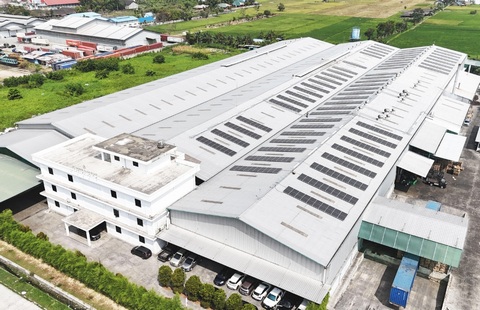 Greenvolt Power Indonesia dan Cahaya Alam Sejati Resmikan Operasional PLTS Atap