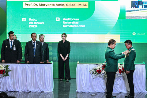 Pelantikan Rektor USU, Bobby Nasution Titipkan Nasib Mahasiswa Korban Bencana ke Wamen PTST