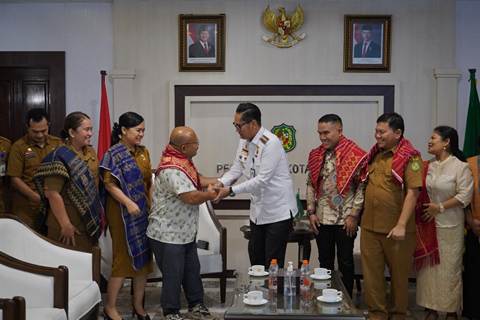 Segera Ditabalkan Marga Karo, Ini Gelar Baru Wali Kota Medan Rico Waas dan Istri