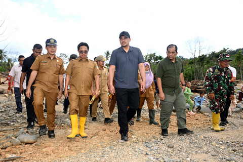 Percepat Rekonstruksi Pascabencana, Gubernur Bobby Nasution Tinjau Tanggul Sungai Badiri
