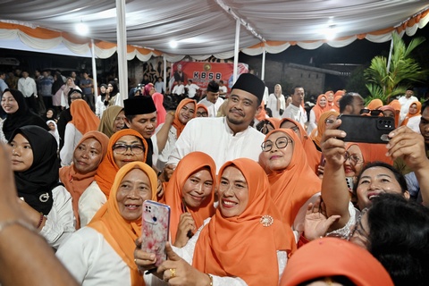 Serahkan Hibah  Rp350 Juta, Bobby Nasution Minta Masjid Perhatikan Pembangunan dan Kesejahteraan