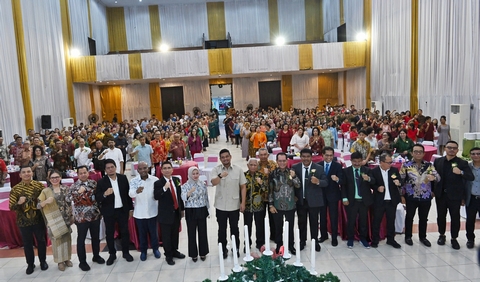 Gubernur Sumut Bobby Nasution Hadiri Perayaan Natal Keluarga Besar DPRD Sumut