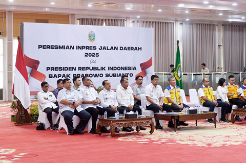 Gubsu_hadiri_peresmian_inpres_jalan_daerah_(1)_jpg.jpg