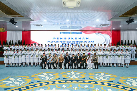 Gubsu_kukuhkan_Paskibraka_6_jpg.jpg