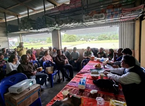 Pemkab Taput Lakukan Rapat dengan Kelompok Tani Terkait Harga HET Pupuk