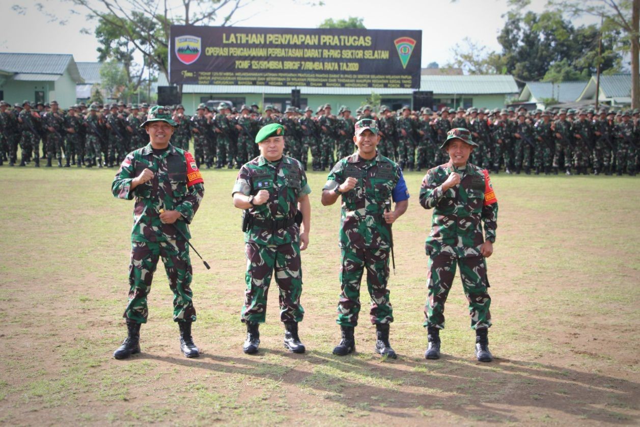 Danbrigif 7/RR Buka Latihan Pratugas Yonif 125 Simbisa