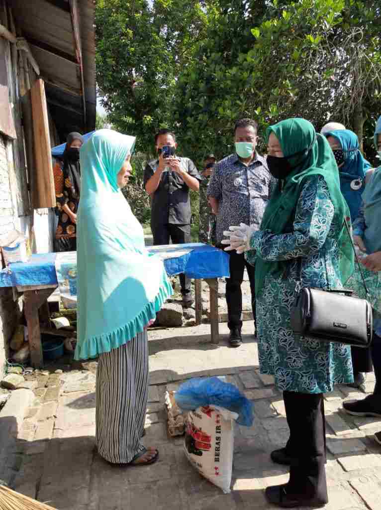 125 Paket Sembako Dibagikan TP PKK Asahan kepada Dua Kecamatan