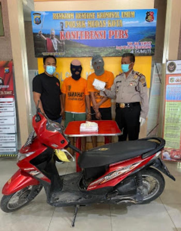 Tekab Reskrim Polsek Medan Kota Tangkap Dua Penjambret HP