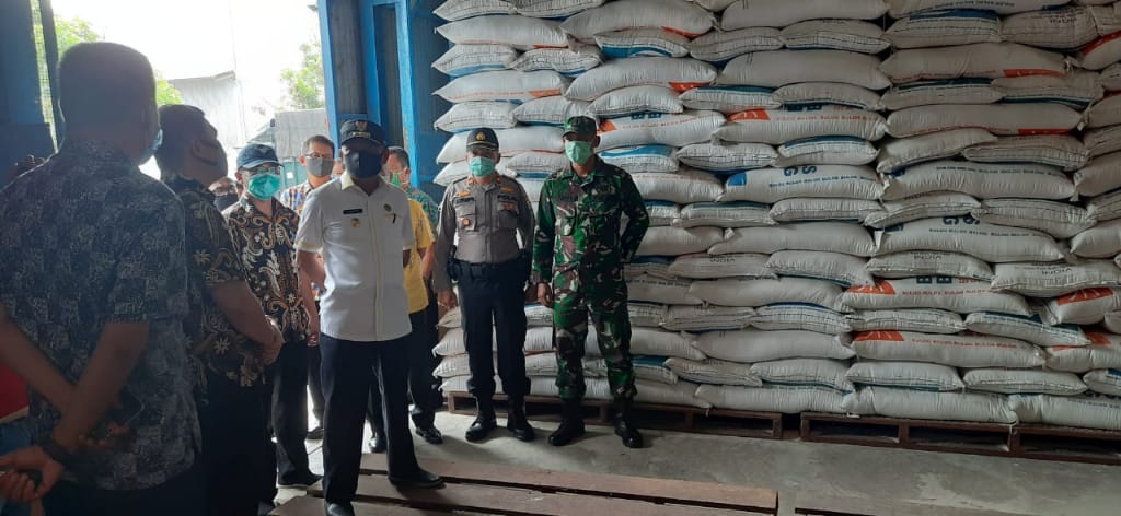 Kunjungi Gudang  Bulog, Bupati Asahan :  Stok Beras Aman