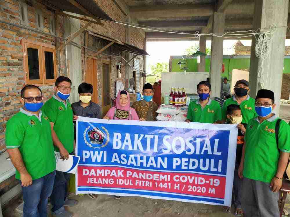 Ditengah Pandemi Covid-19 Jelang Hari Raya Idul Fitri, PWI Asahan Gelar Bakti Sosial