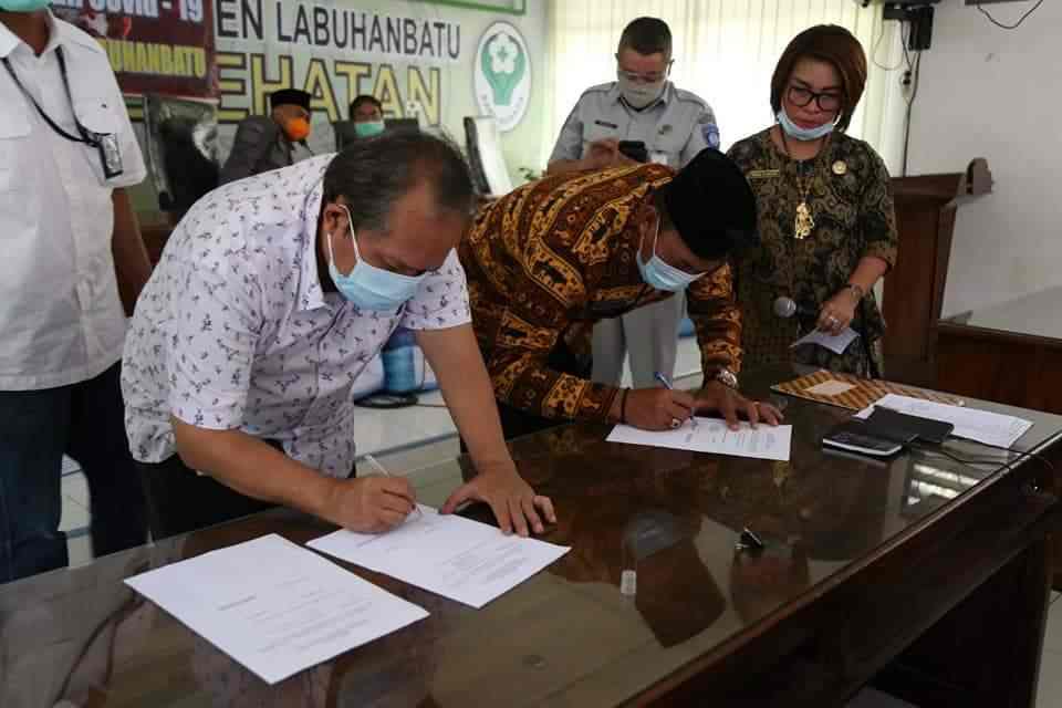 Ir Lamhot Sinaga Berikan Bantuan APD Kepada Pemkab Labuhanbatu