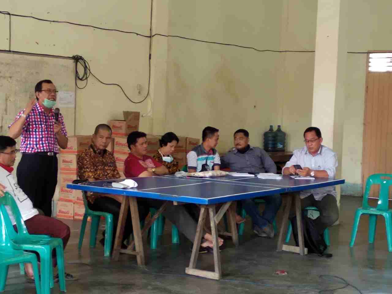 Bakal Calon Walikota dan Bakal Calon Wakil Walikota Sibolga Bagikan Sembako kepada Jemaat Gereja