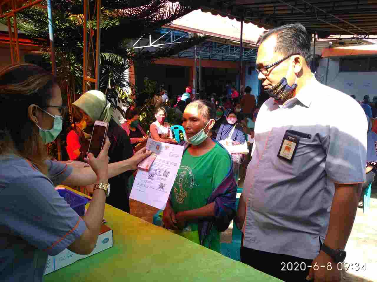  Pencairan BST Kemensos Tahap Ke 2 Berlangsung Tertib dan Lancar Ikuti Protokol Kesehatan