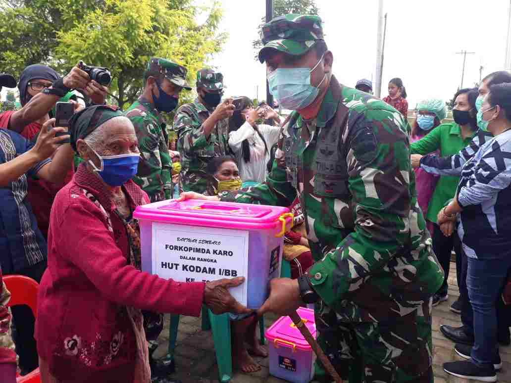 HUT Kodam I/BB, Dandim 0205/TK Bagikan Ratusan Paket Sembako