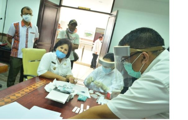 Bupati Karo dan Sejumlah Pejabat Dirapid Tes Hasilnya Non Reaktif