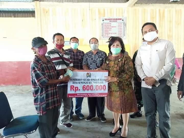 Wakil Bupati Karo Salurkan BLT Dana Desa Tahap ke II 