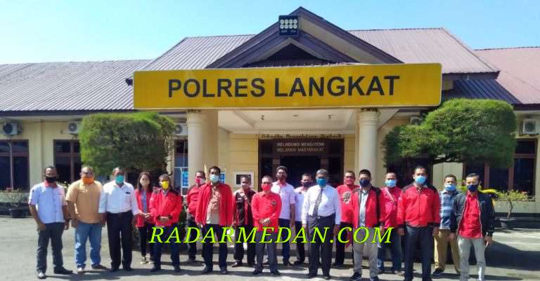 DPC PDIP Langkat Kunjungi Polres Langkat Sampaikan Pernyataan Protes Pembakaran Bendera PDIP