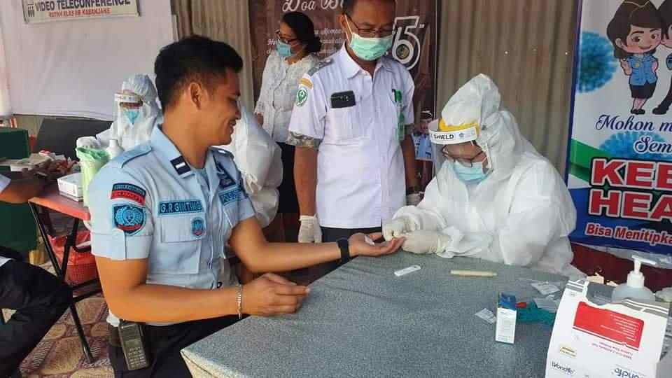 Seluruh Pegawai Rutan Kelas II B Kabanjahe Dirapid Tes