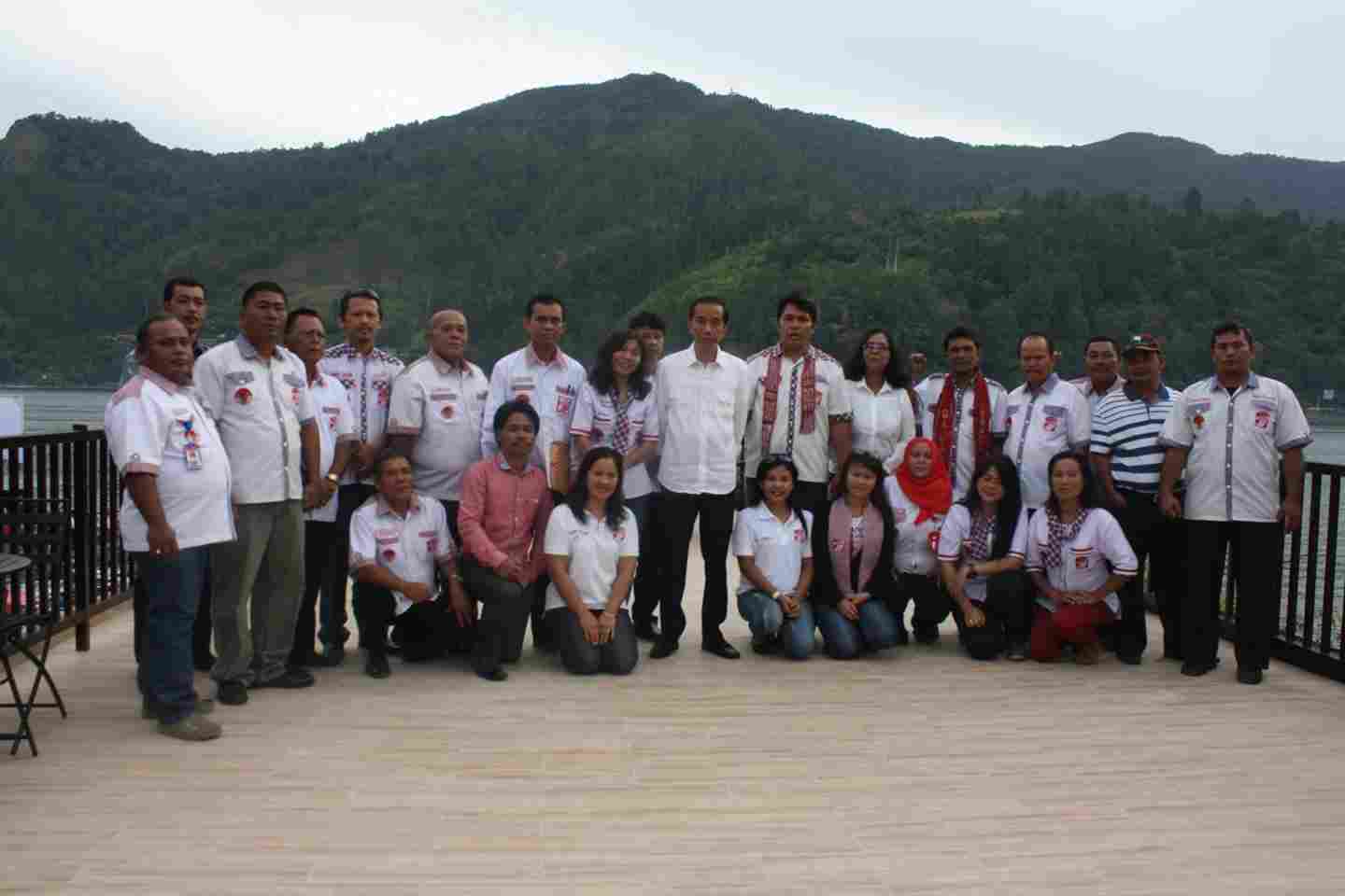 BARAJP SUMUT Kecam Penutupan Jalan Air Terjun Sipiso-piso