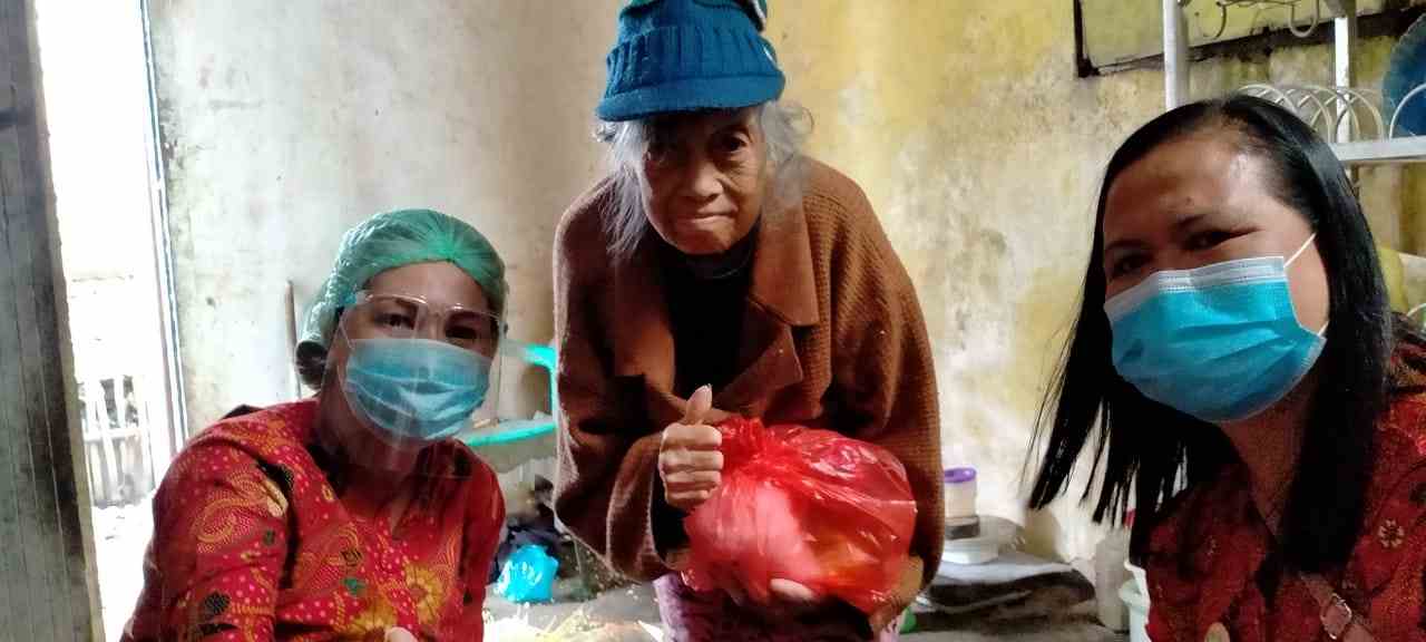 Peduli Warga Terdampak Covid-19, Kapus Berastagi Bagikan Sembako