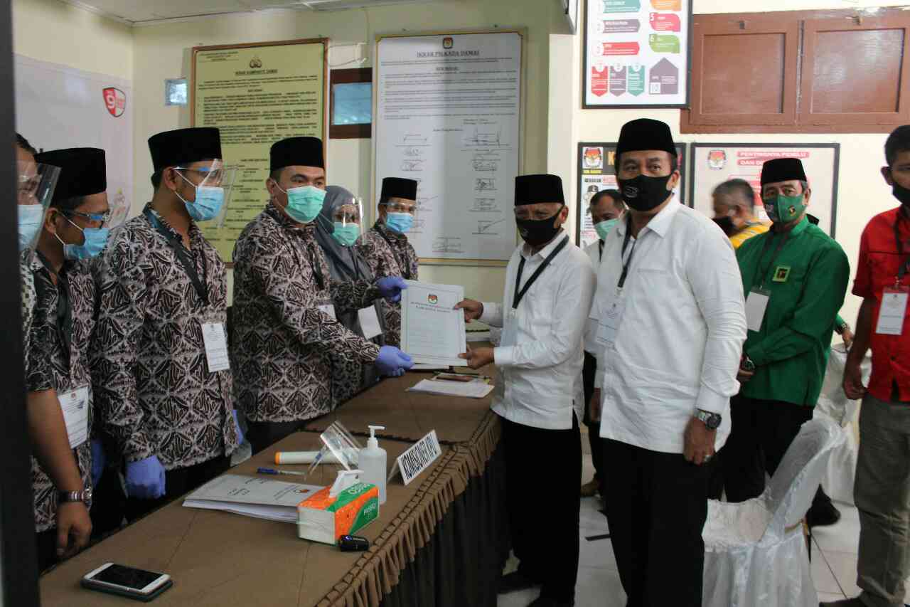 Ribuan Massa Naik Betor Kawal Surya - Taufik Mendaftar di KPUD Asahan