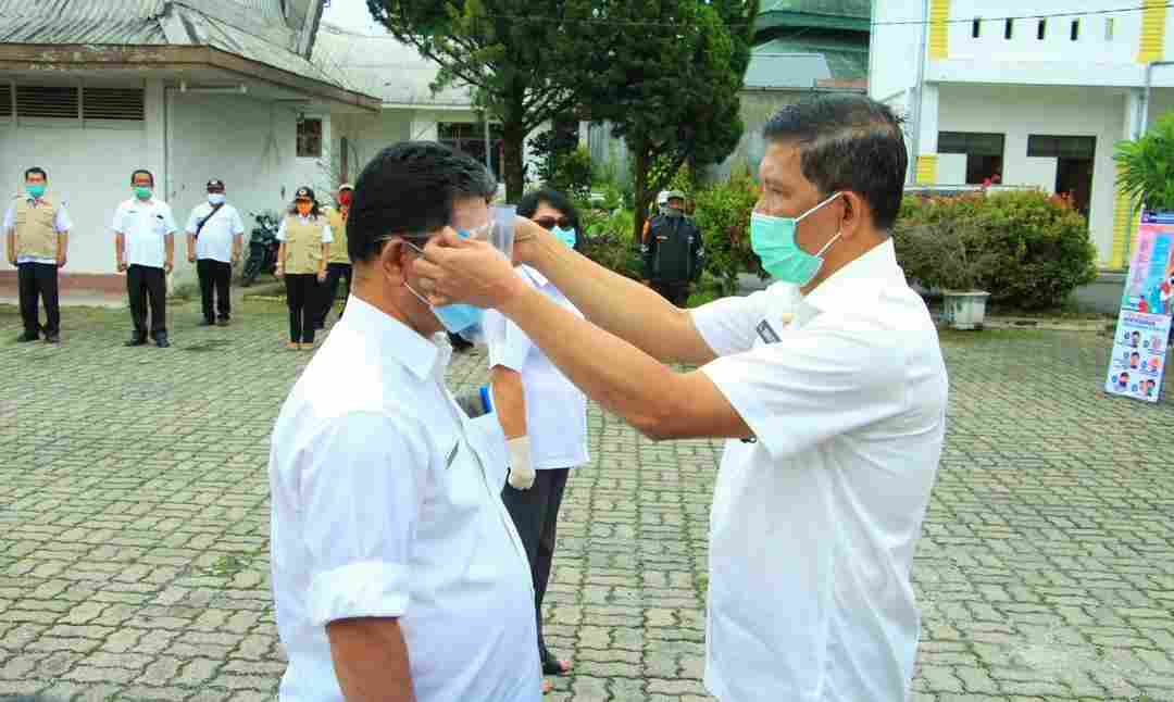 Sekda Dairi Pimpin Apel Siaga Kesiapan Penanganan Covid-19 di Lingkungan Pemkab Dairi