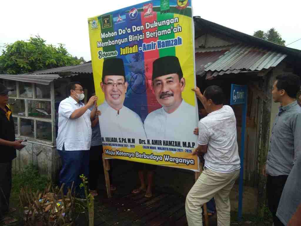 Juliadi Inisiatif Lakukan Pembersihan Alat Peraga Kampanye di Lingkungan Masyarakat