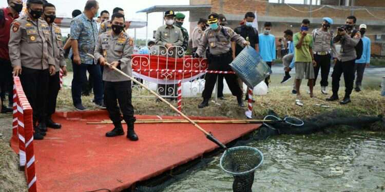 Kabaharkam Kunjungi Sergai, Tinjau Kolam Ikan Binaan Primkoppol di Perbaungan