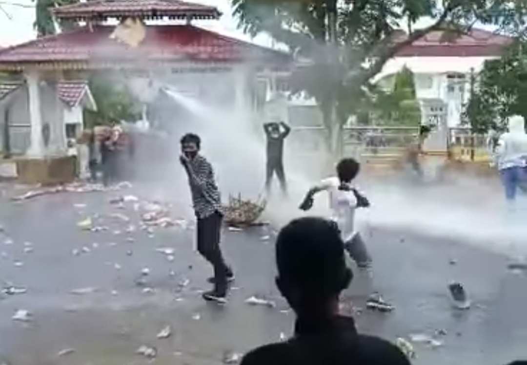 Demo Tolak Omnibus Law di Labuhanbatu Ricuh