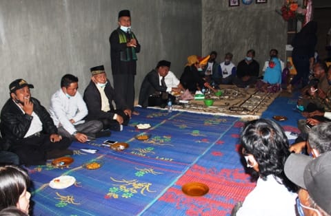 Sonni-Ramlan Mangan Gadong Saat Kampanye, Masyarakat Nilai Merakyat