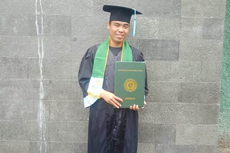Mahripat Berutu, Anak Petani Kemenyan Pakpak Bharat Akhirnya Jadi Sarjana dari USU